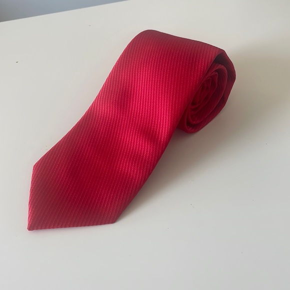 Red Textured Men’s Tie - Countess Mara - Picture 3 of 8